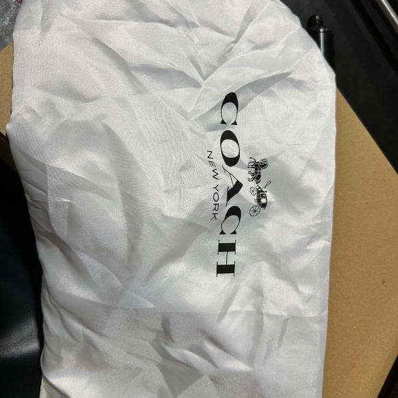 Coach - Picture 4 of 4